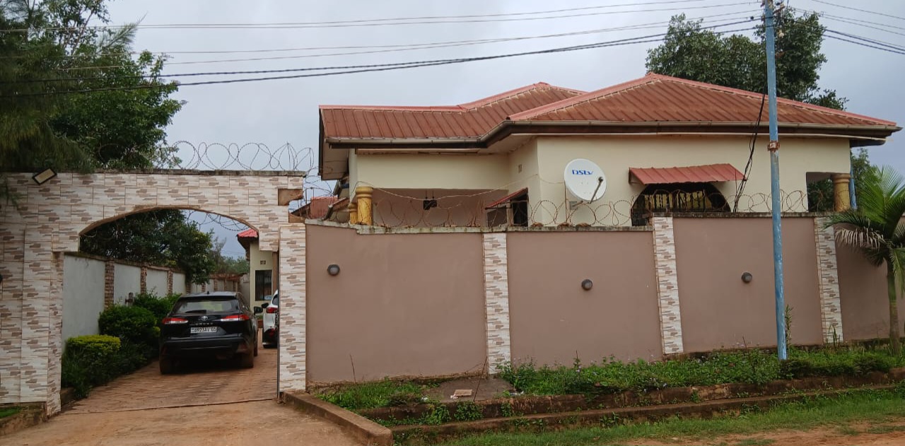 Parcelle · 8 pièces – Météo Faustin, Lubumbashi