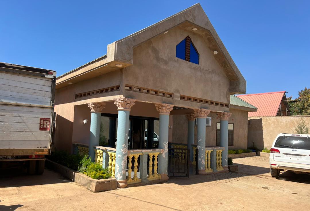 Parcelle · 4 pièces – Météo Faustin, Lubumbashi