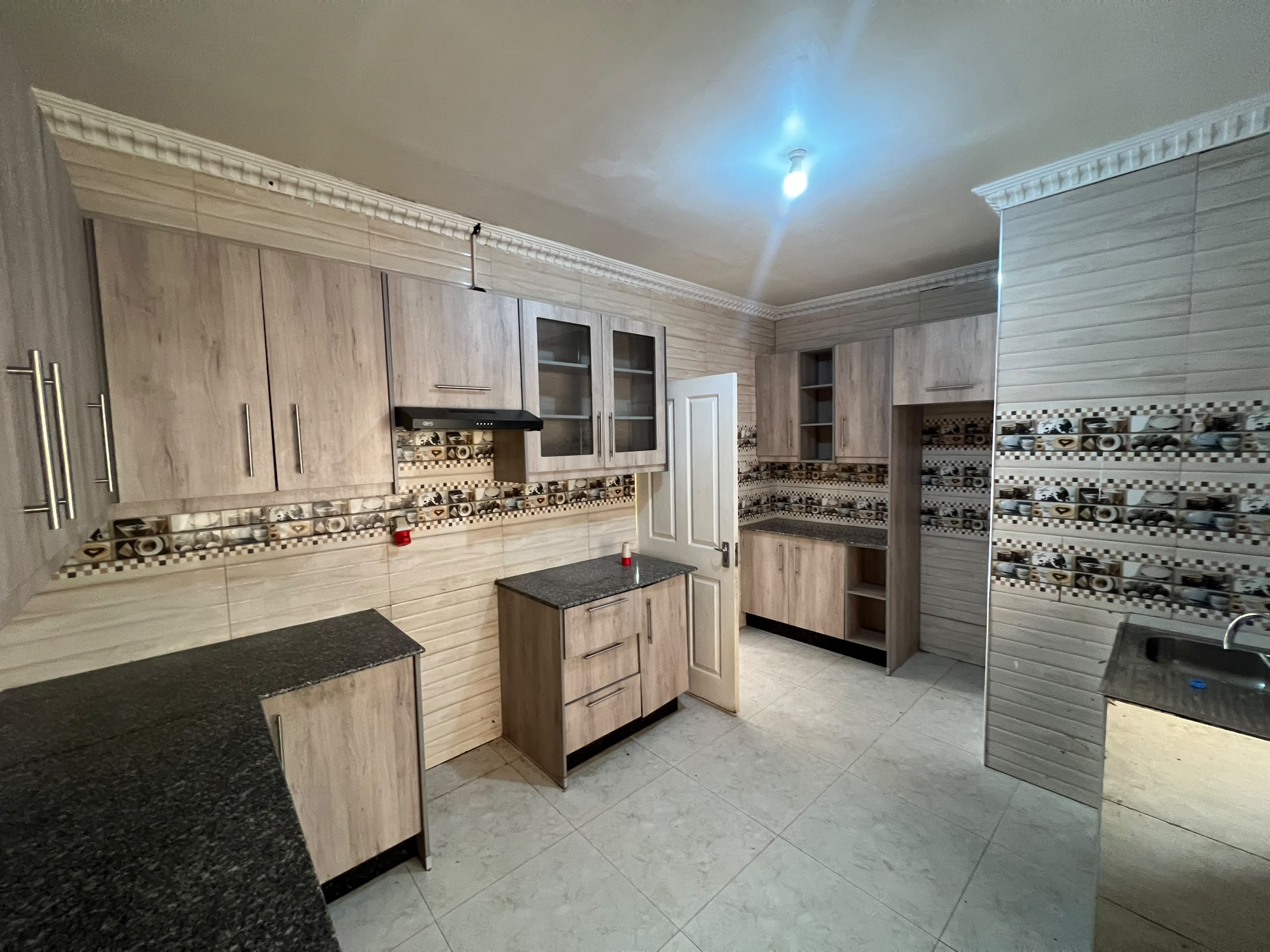 Habitation · 6 pièces – photo 1