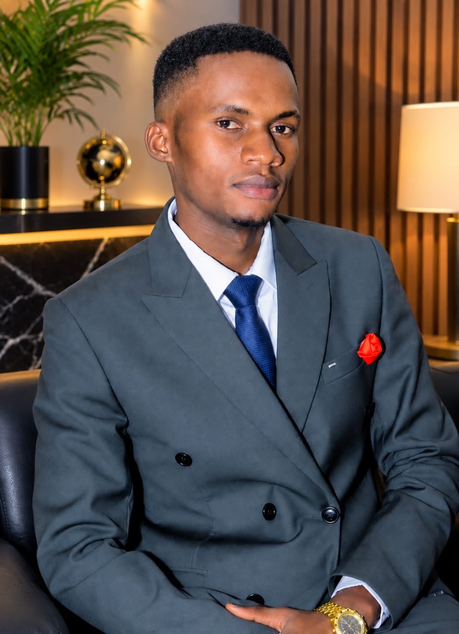 John Nsumba, Agent Immobilier